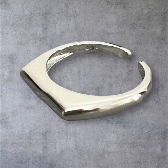 Asymmetrical Silver thumb ring adjustable size stamped .925 - Picture 6 of 7